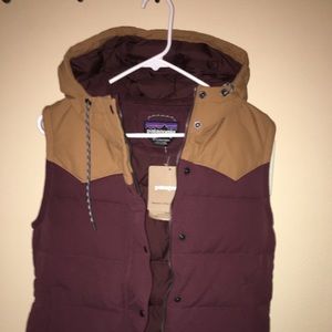 NWT Patagonia down filled hooded vest